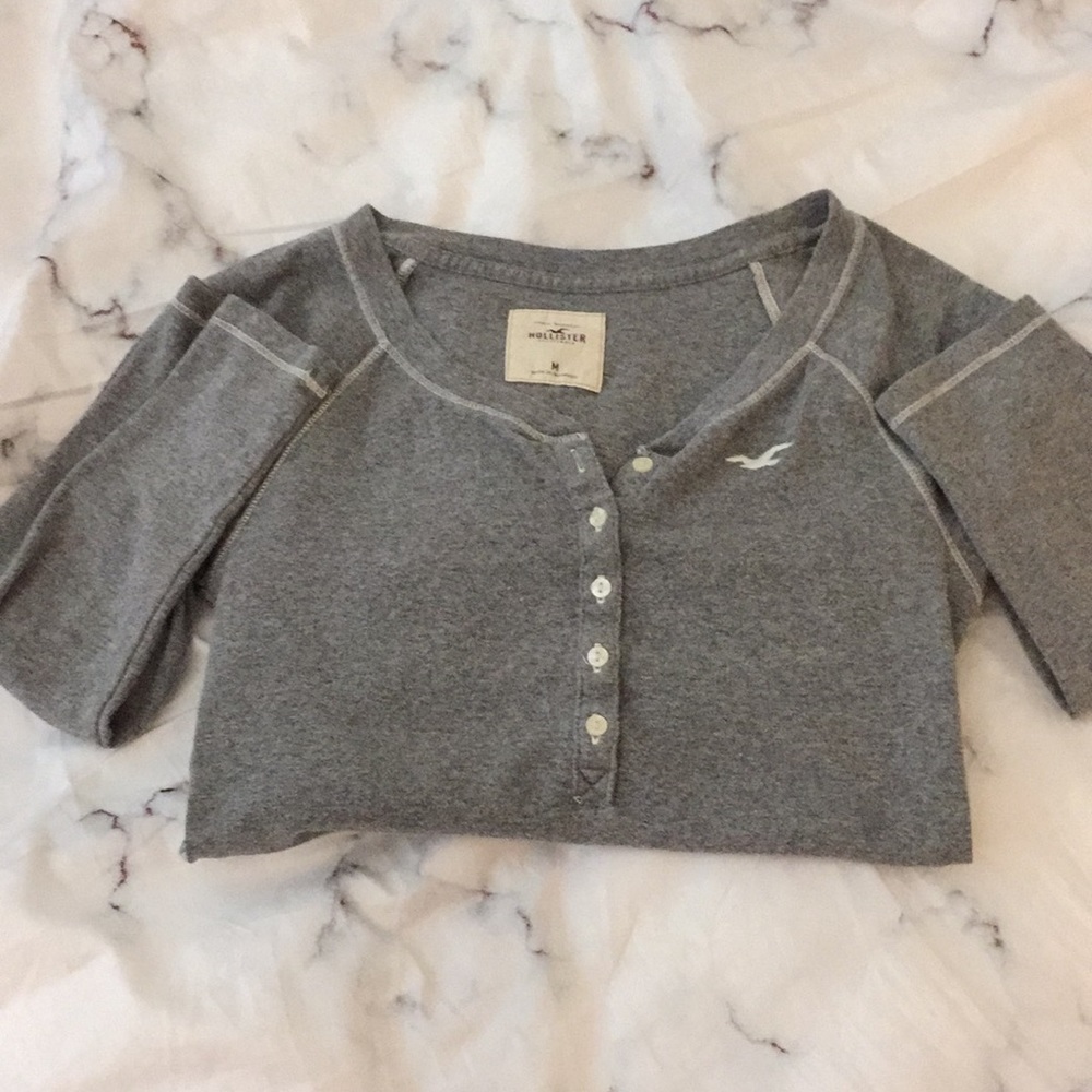 Grey 3/4 sleeve hollister shirt